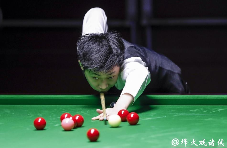 吕昊天、周跃龙通关决胜轮晋级斯诺克英锦赛正赛