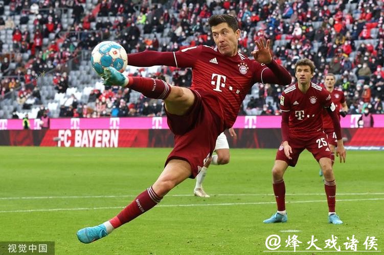 德甲-莱万传射穆勒蒂亚戈连场破门 拜仁5-0大胜