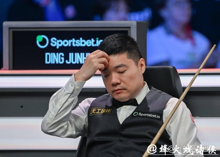 丁俊晖2-6不敌墨菲 无缘斯诺克国锦赛八强 丁俊晖2-6不敌墨菲 无缘斯诺克国锦赛八强